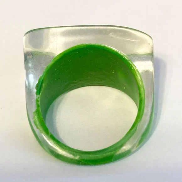 Vintage Lucite Acrylic Ring Size 6 Retro Abstract Hand Painted Green Blue Red - Picture 8 of 12
